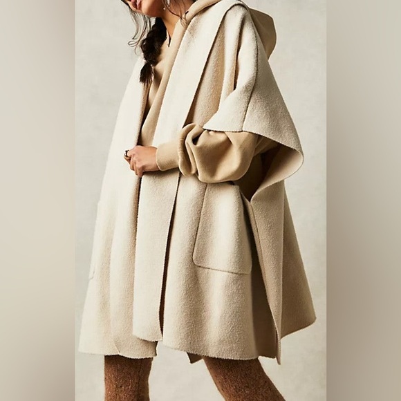 Sweaters - NEW ! THICK AND WARM KNIT OVERSIZED CHUNKY PONCHO